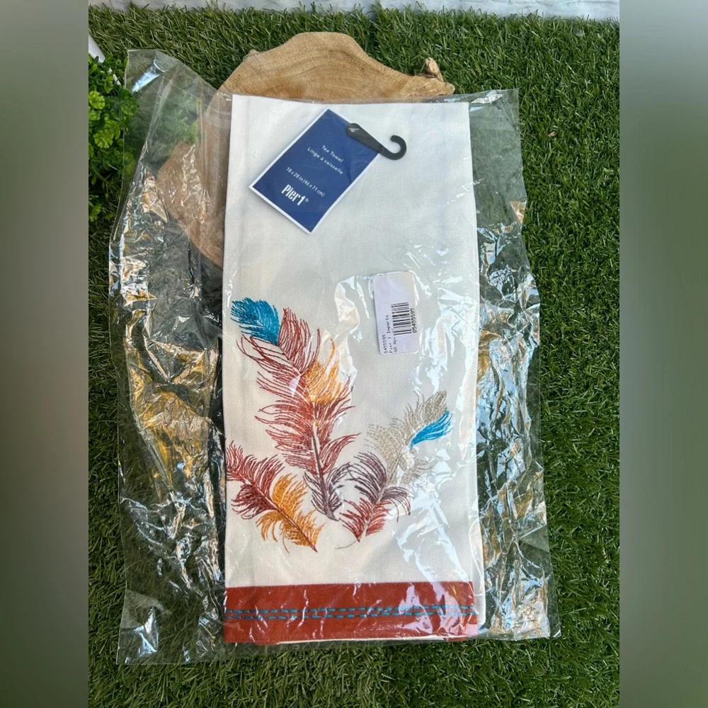 Pier 1 imports Tea Towel 18 x 28 in (46 x 71 cm) 100 cotton new   MADE IN INDIA